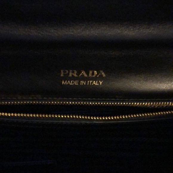 Sale! New Authentic Prada floral bag - Picture 13 of 16
